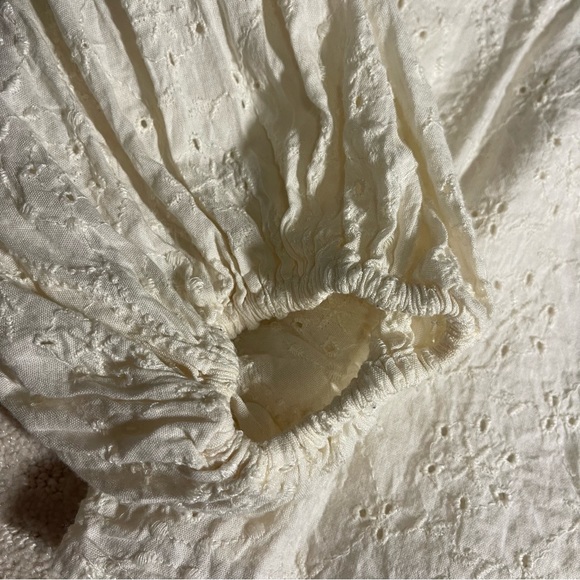 Old Navy cream eyelet long sleeve blouse - Picture 6 of 16